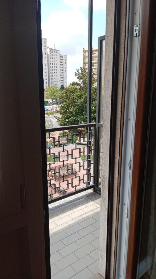 Gigli, Rooms Con Cucina In Comune E Terrazza Milánó Kültér fotó