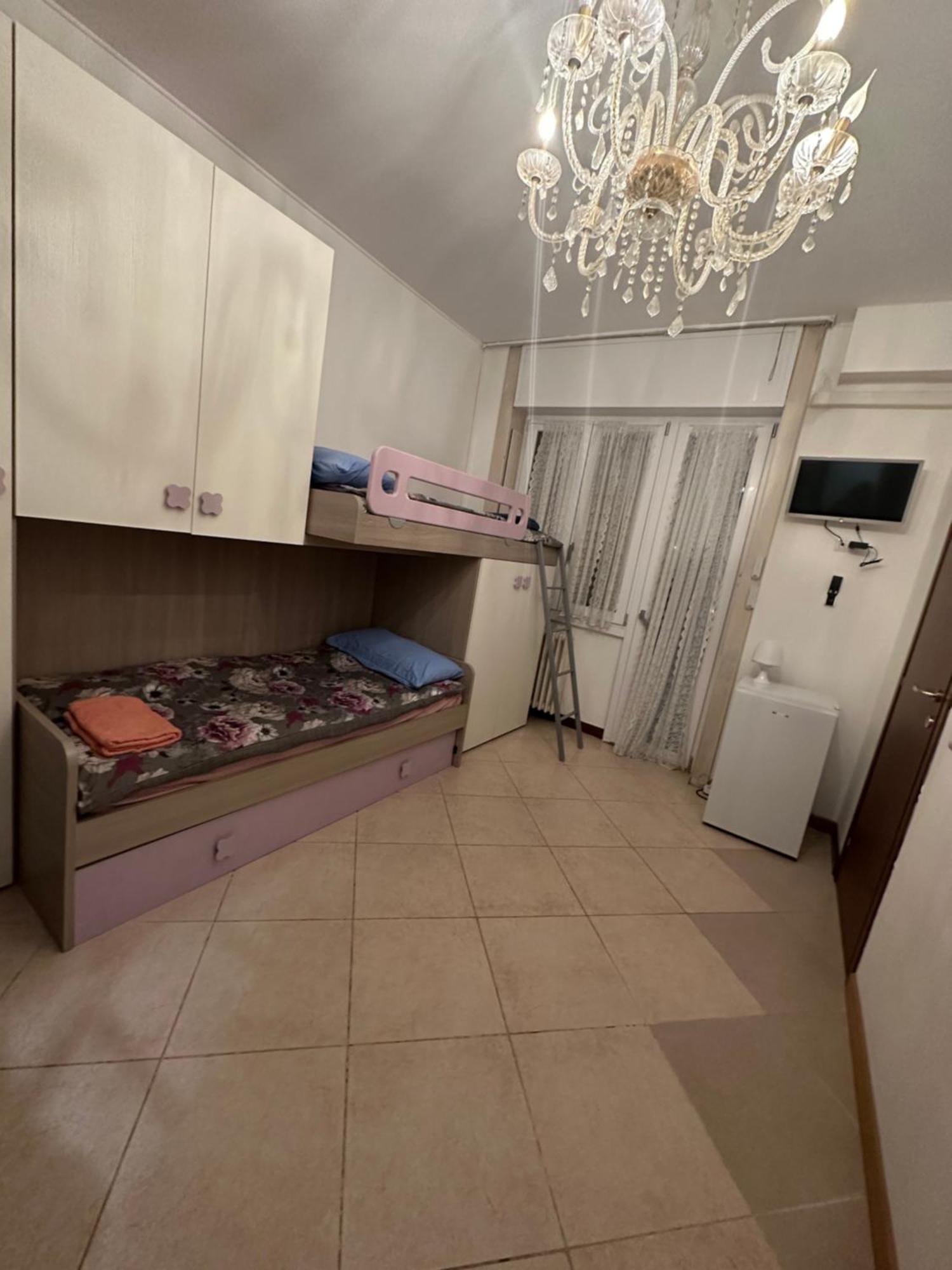 Gigli, Rooms Con Cucina In Comune E Terrazza Milánó Kültér fotó