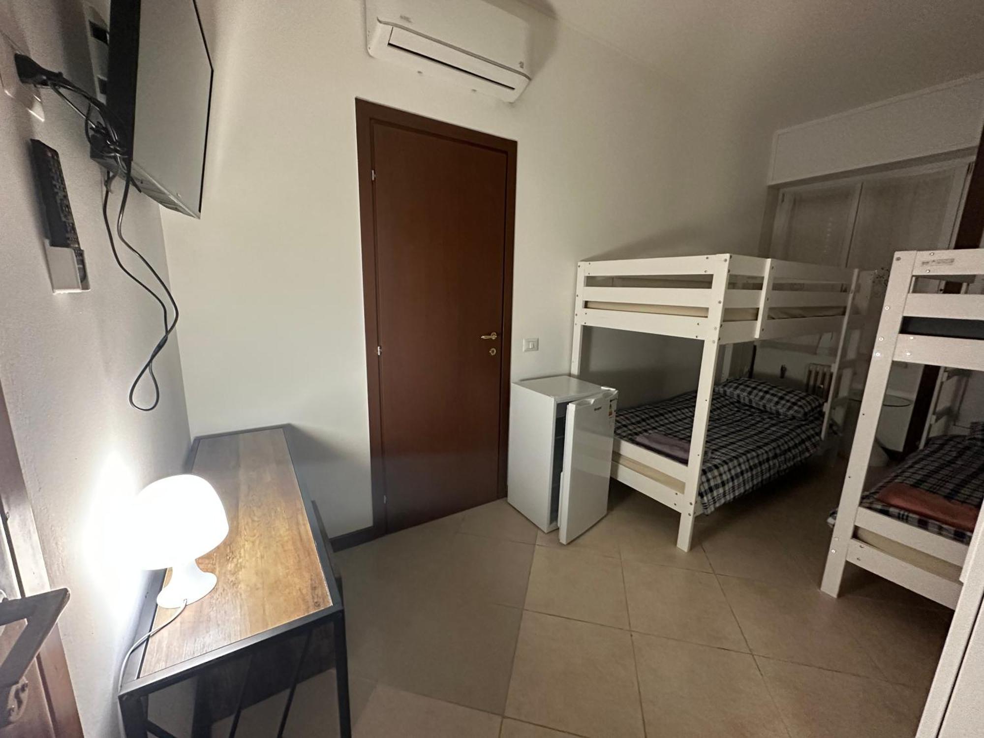 Gigli, Rooms Con Cucina In Comune E Terrazza Milánó Kültér fotó