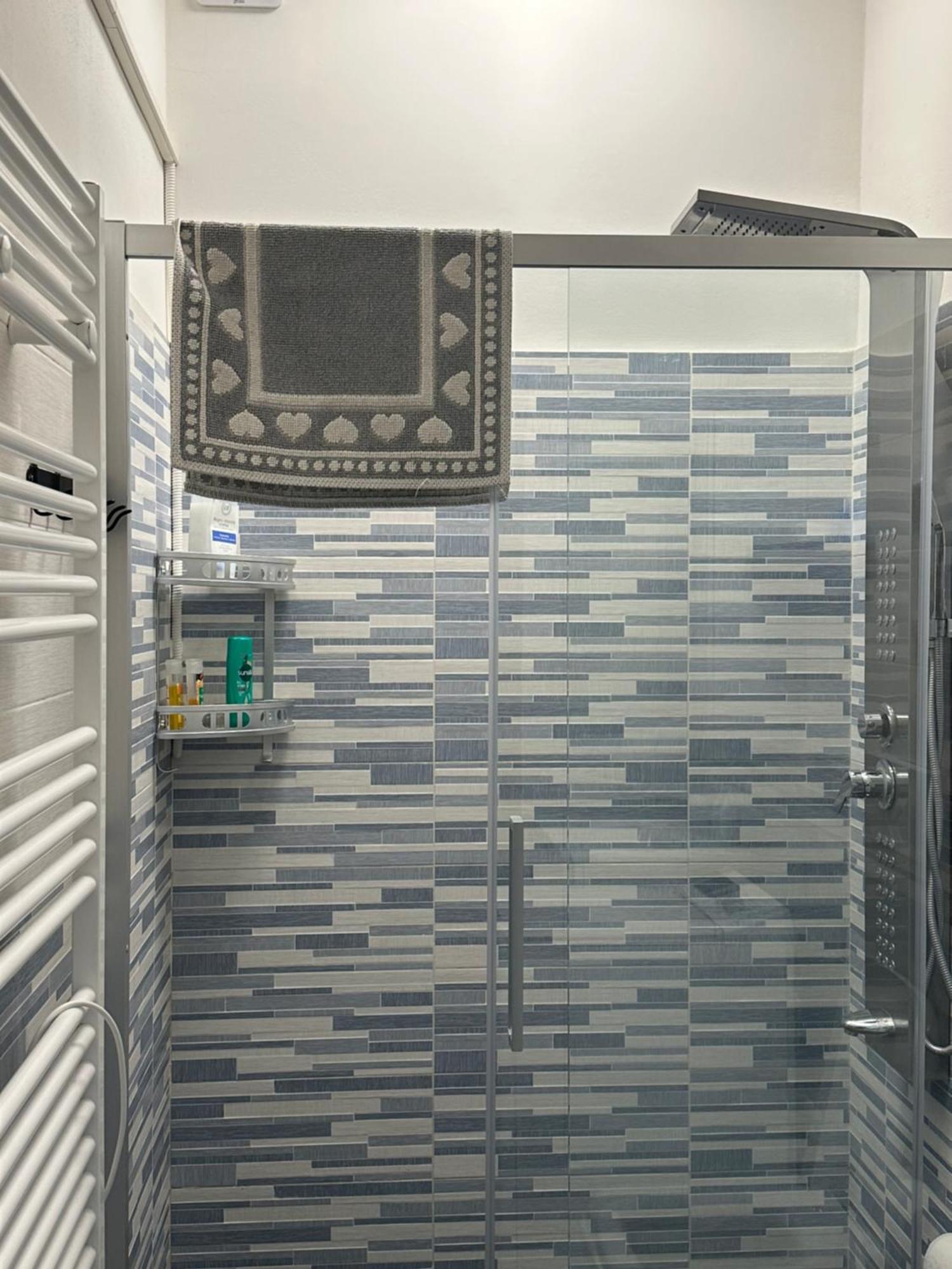 Gigli, Rooms Con Cucina In Comune E Terrazza Milánó Kültér fotó